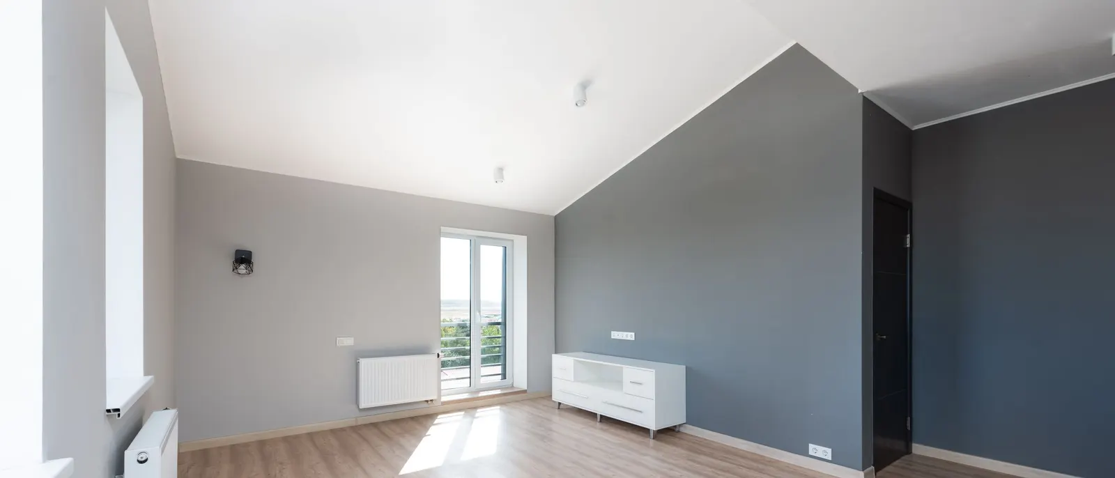 Frisch gereinigter leerer Wohnraum. Symbolbild, kein dokumentierter Auftrag.